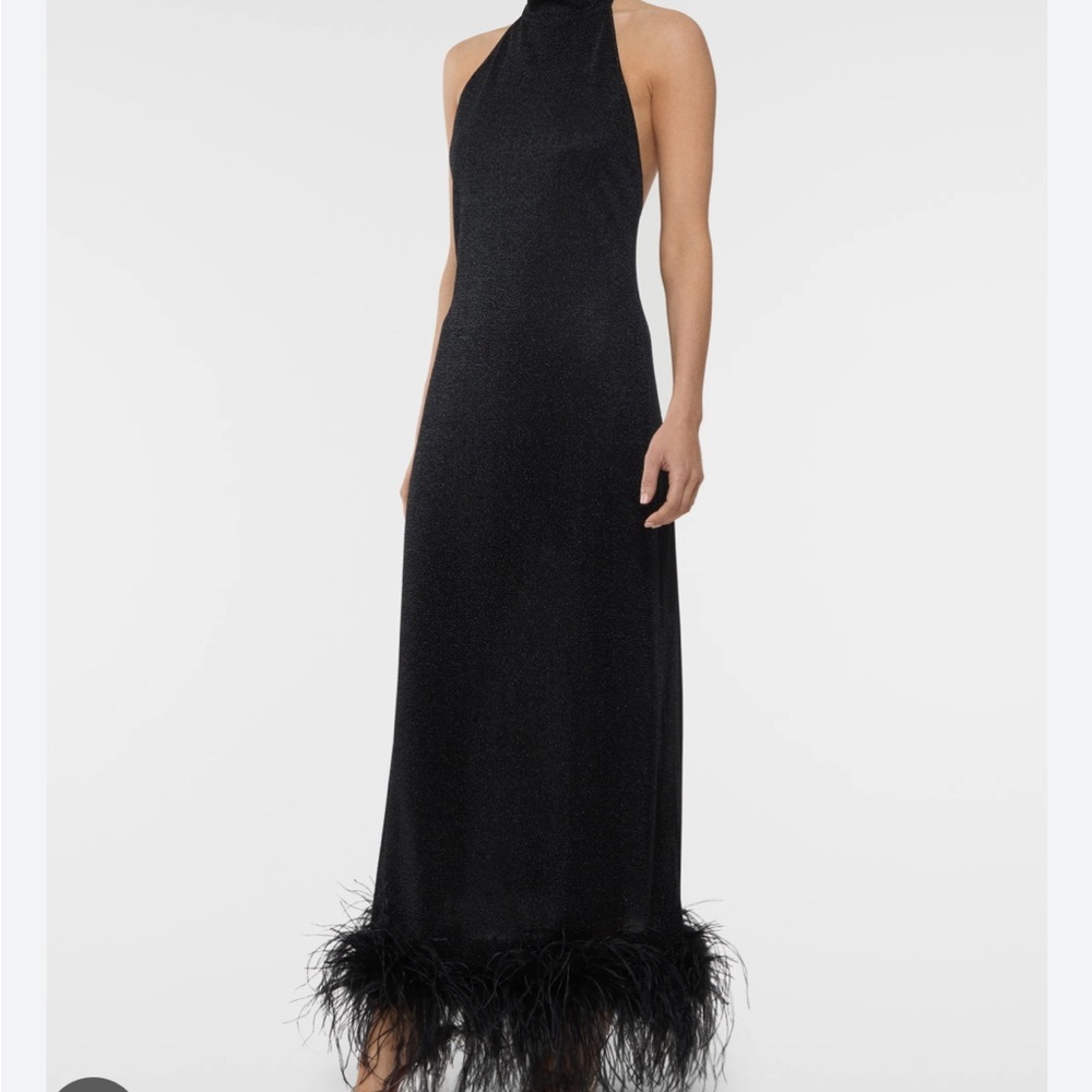 Lumiere plumage Elegant Black Halter Dress with Feather Hem